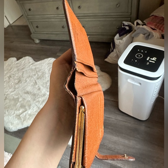 Louis Vuitton kiss lock wallet - Picture 11 of 14